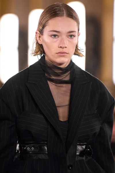 Look 75